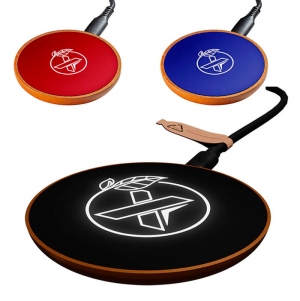 Esta��o de carregamento sem fios de madeira SCX.design W13
